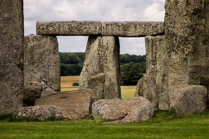 Stonehenge and Southampton Port Tour – Full-Day Adventure